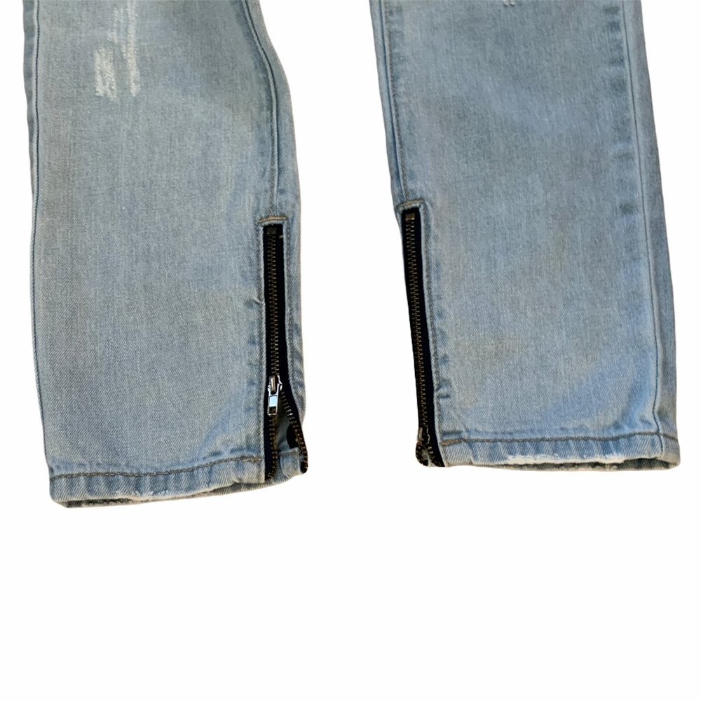 Distressed Light Wash Jeans Zipper Ankle Forever21 - Picture 4 of 6